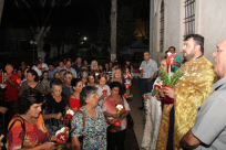 بالصور: الاحتفال بعيد رفع الصليب في كنيسة الخضر بمدينة يافا 